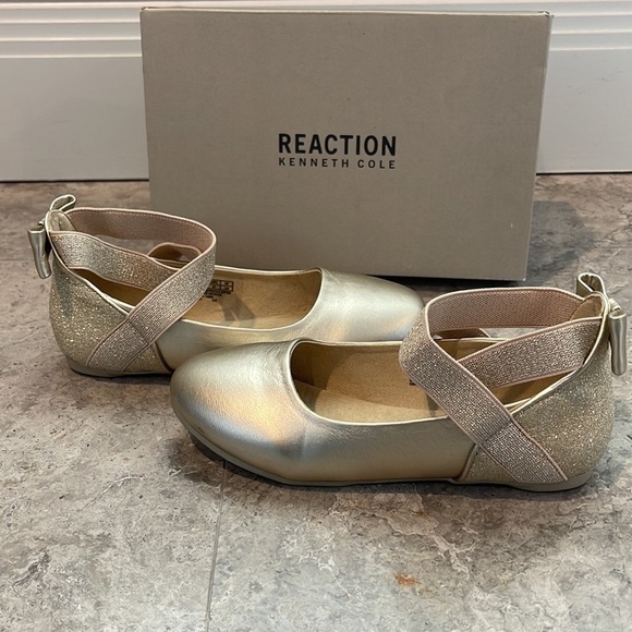 Kenneth Cole Reaction Gold Gurls Ballet Flats Size 1 - Picture 2 of 6